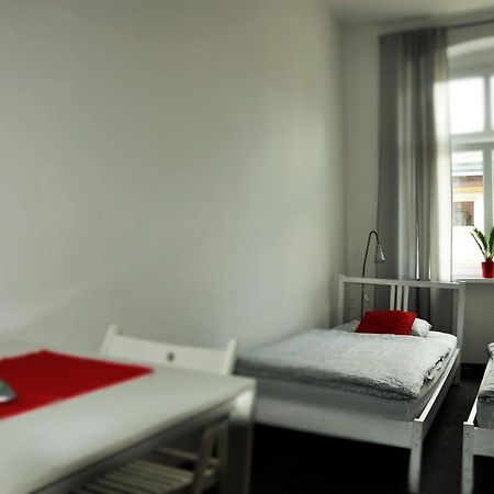 Hostel Awangarda Познань Экстерьер фото