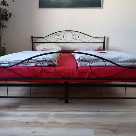 Hostel Awangarda Познань Экстерьер фото