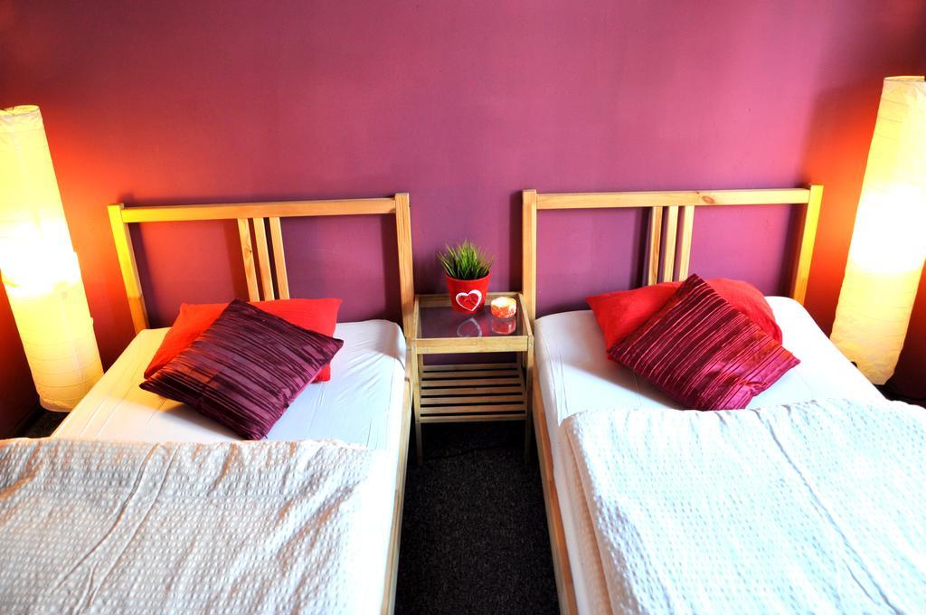Hostel Awangarda Познань Номер фото