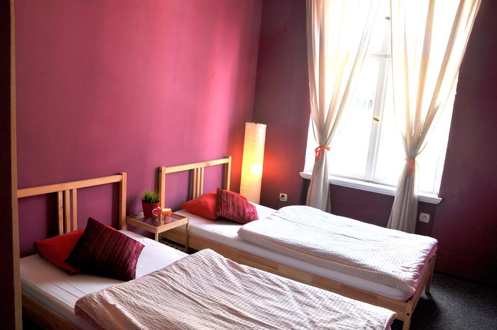 Hostel Awangarda Познань Номер фото