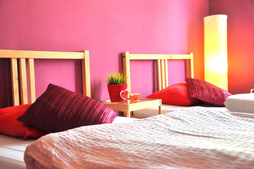 Hostel Awangarda Познань Номер фото