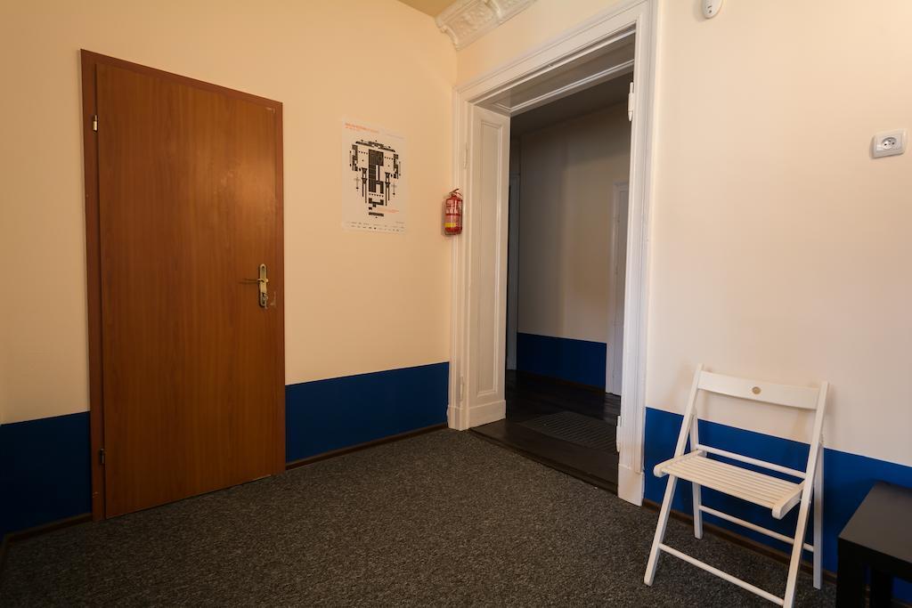 Hostel Awangarda Познань Экстерьер фото