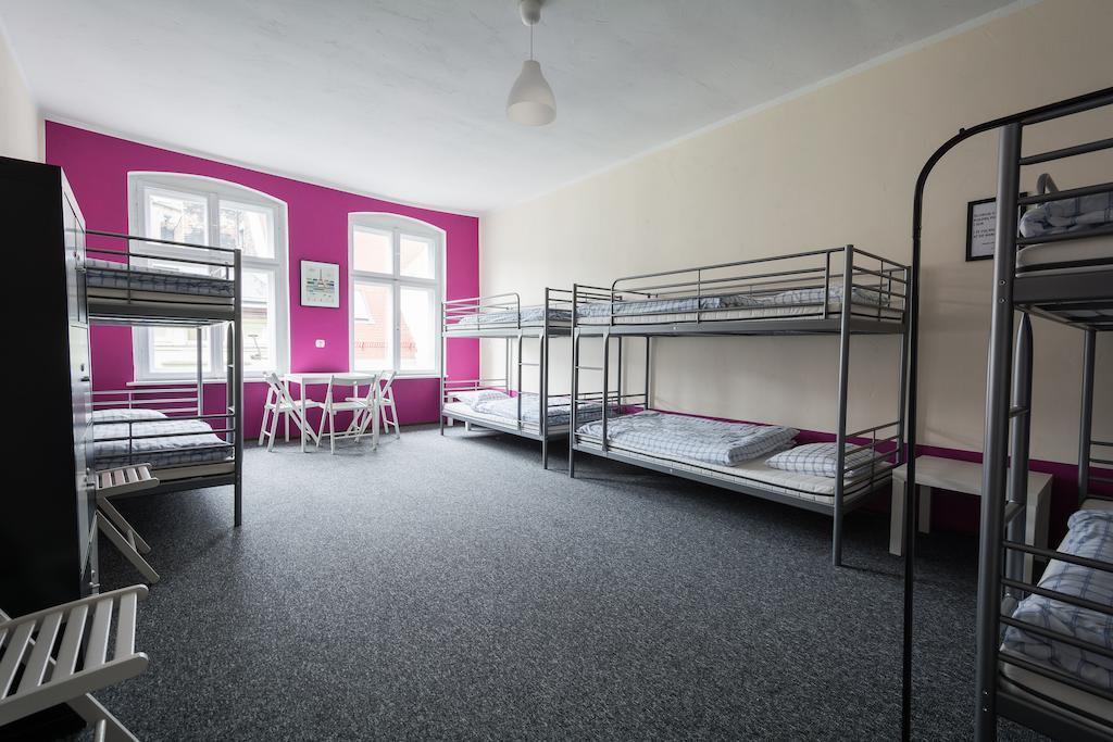 Hostel Awangarda Познань Экстерьер фото