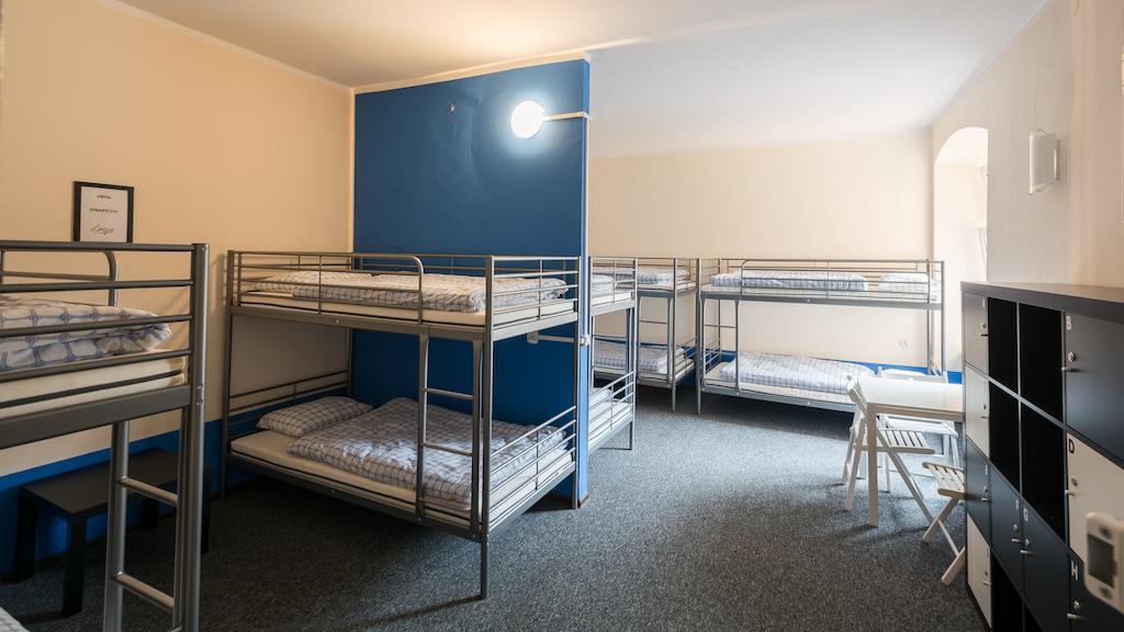 Hostel Awangarda Познань Экстерьер фото