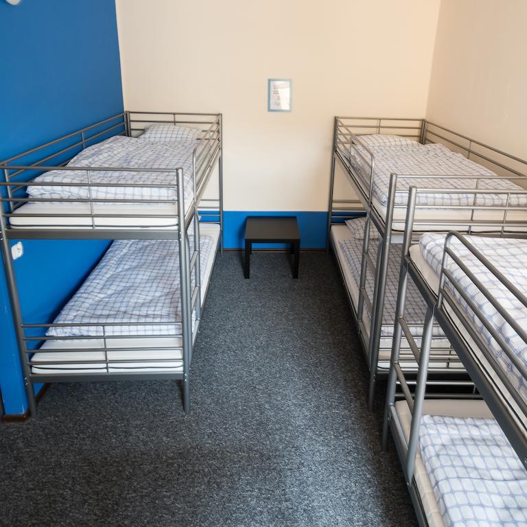 Hostel Awangarda Познань Экстерьер фото